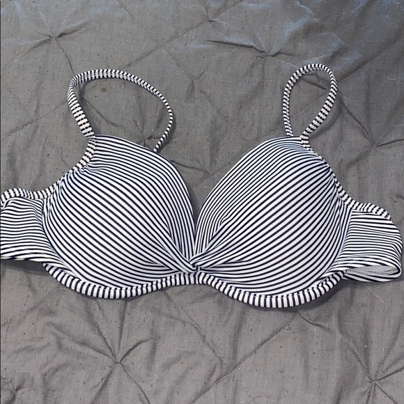 Xhilaration Other - Bathing suit top